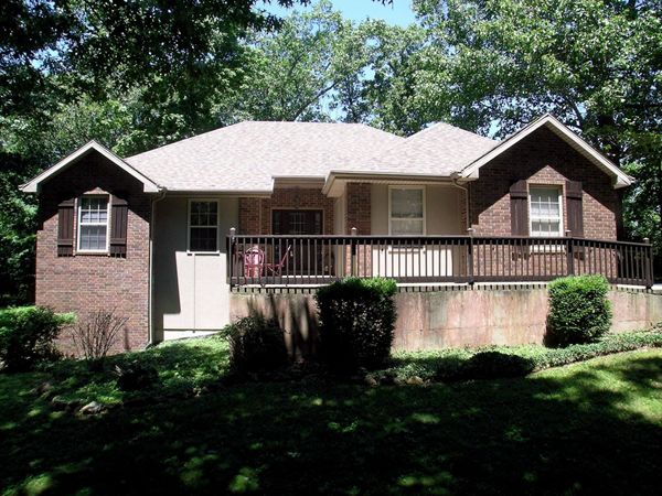 1367 Glossip Avenue , Highlandville, MO 65669