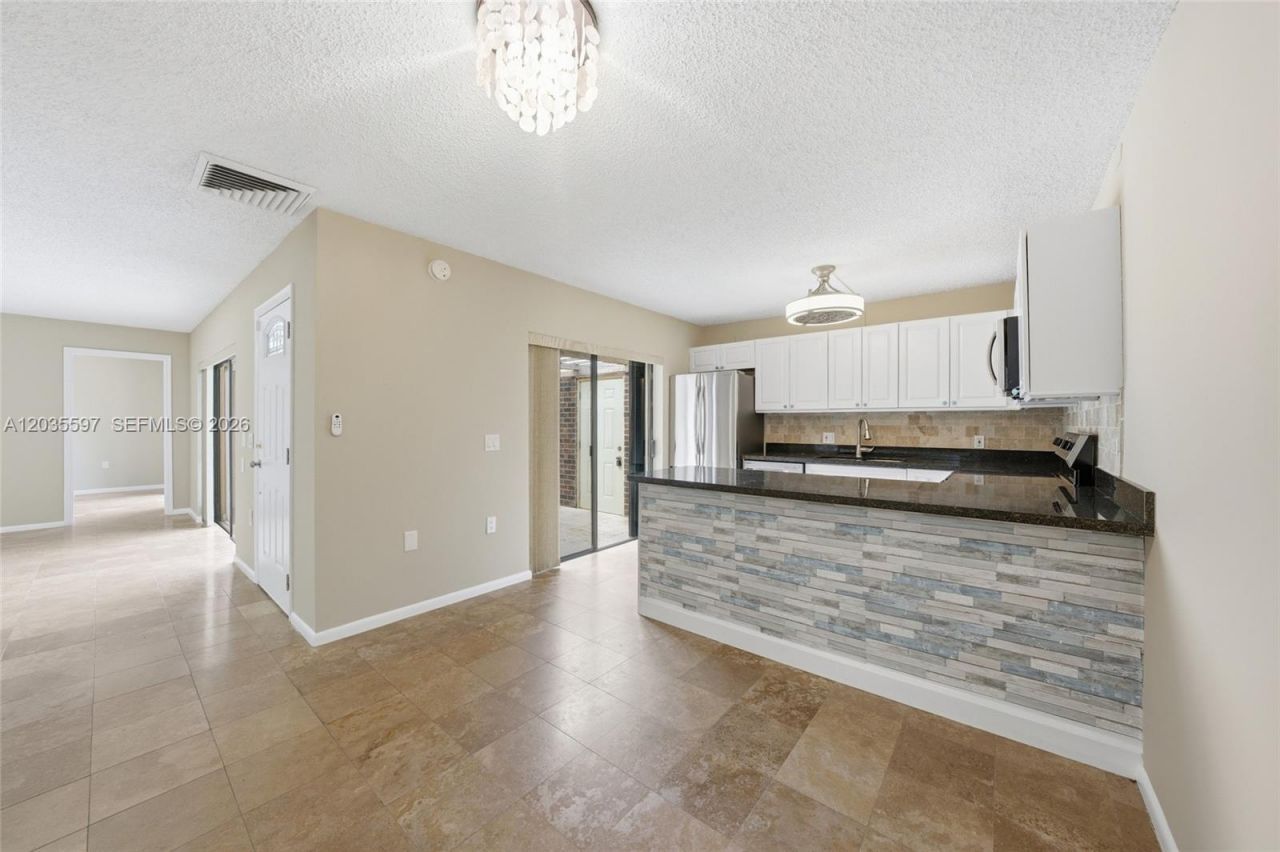 909 9th Ter , Palm Beach Gardens, FL 33418 Photo