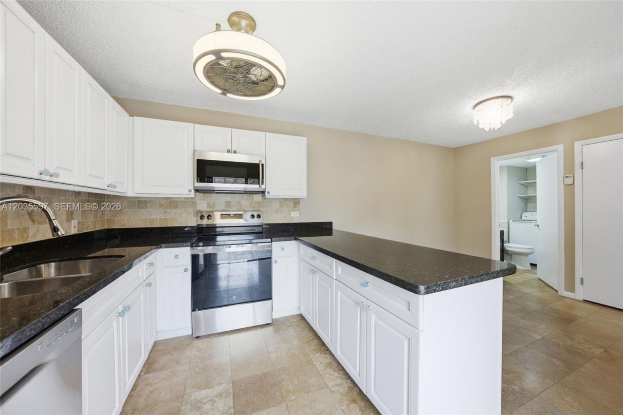 909 9th Ter , Palm Beach Gardens, FL 33418 Photo