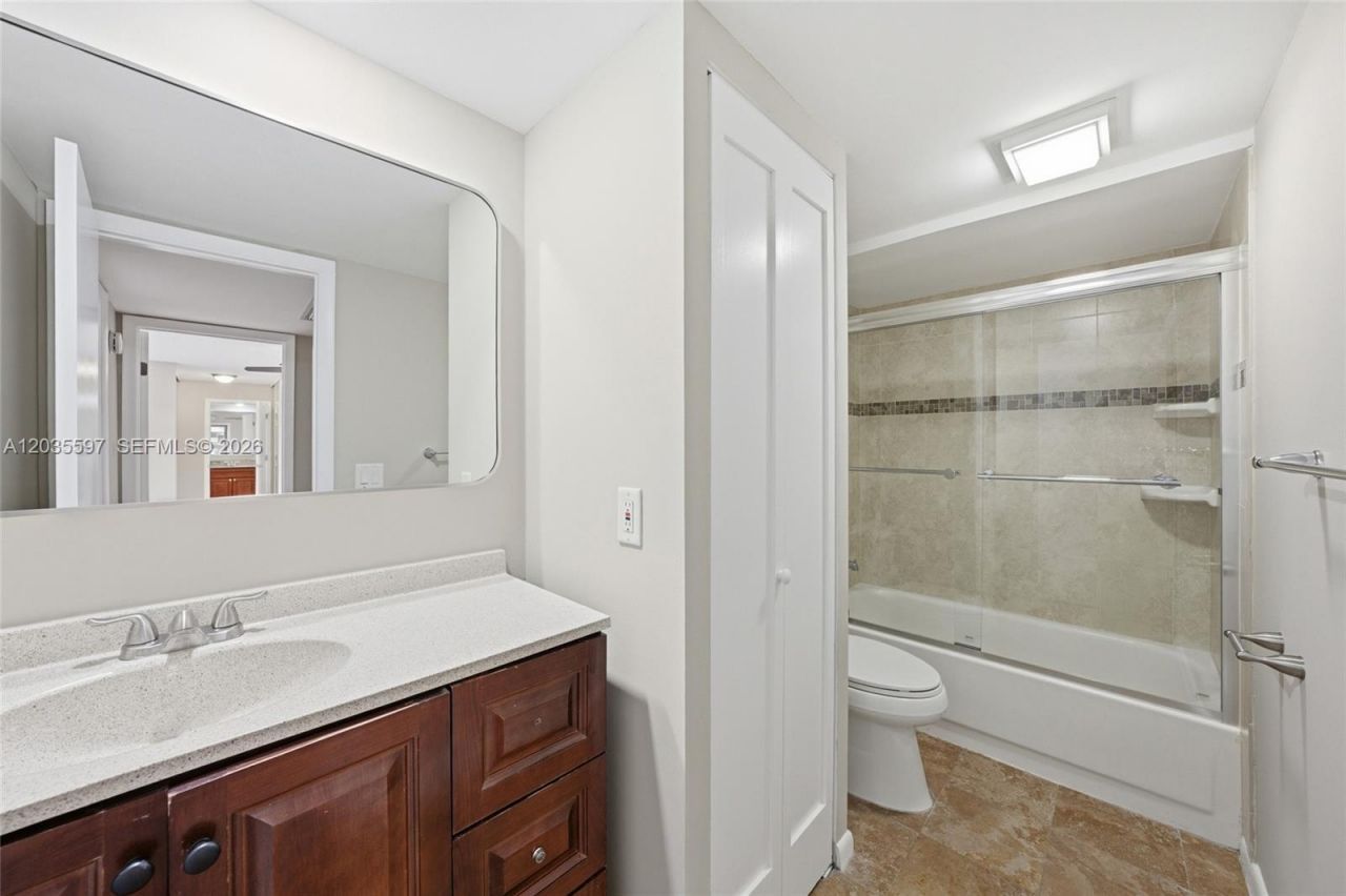 909 9th Ter , Palm Beach Gardens, FL 33418 Photo