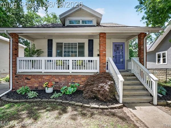 561 W Saratoga Street, Ferndale, MI 48220