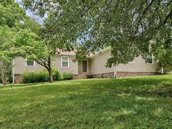 261 Glenview Dr , Estill Springs, TN 37330