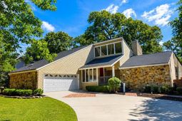 1495 Lee Boulevard  photo 4