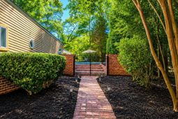 1495 Lee Boulevard photo 4