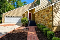 1495 Lee Boulevard  photo 4