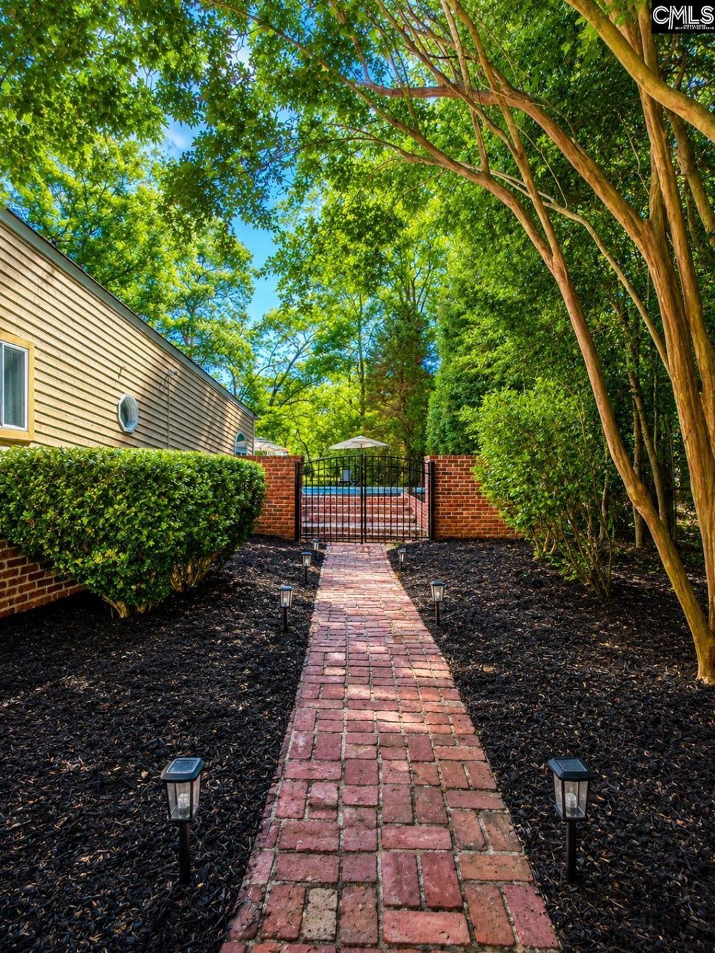 1495 Lee Boulevard  Photo 5