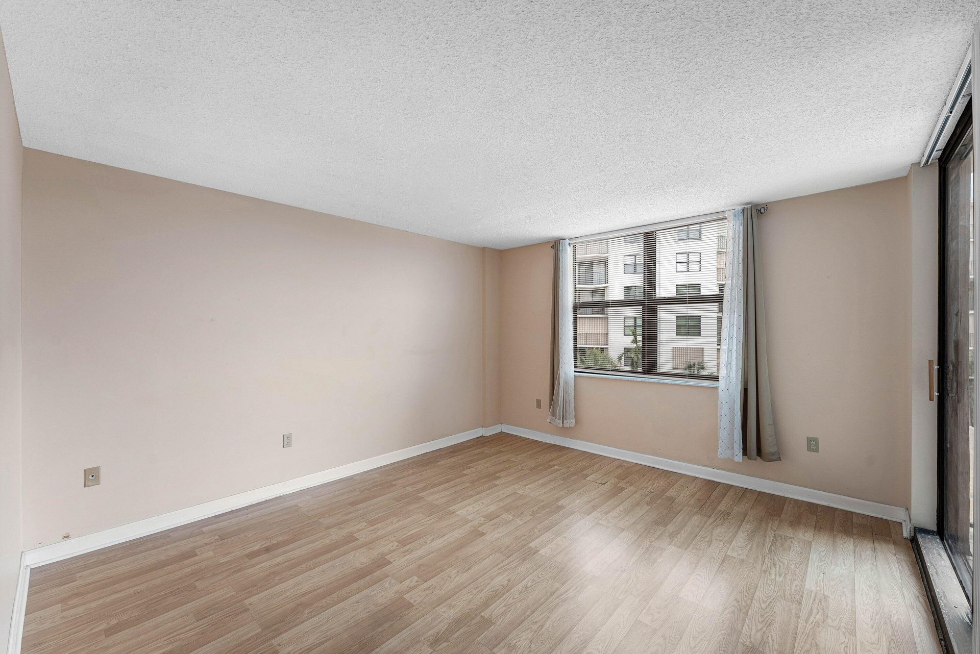 3545 S Ocean Boulevard, Unit 405, South Palm Beach, FL 33480 Photo
