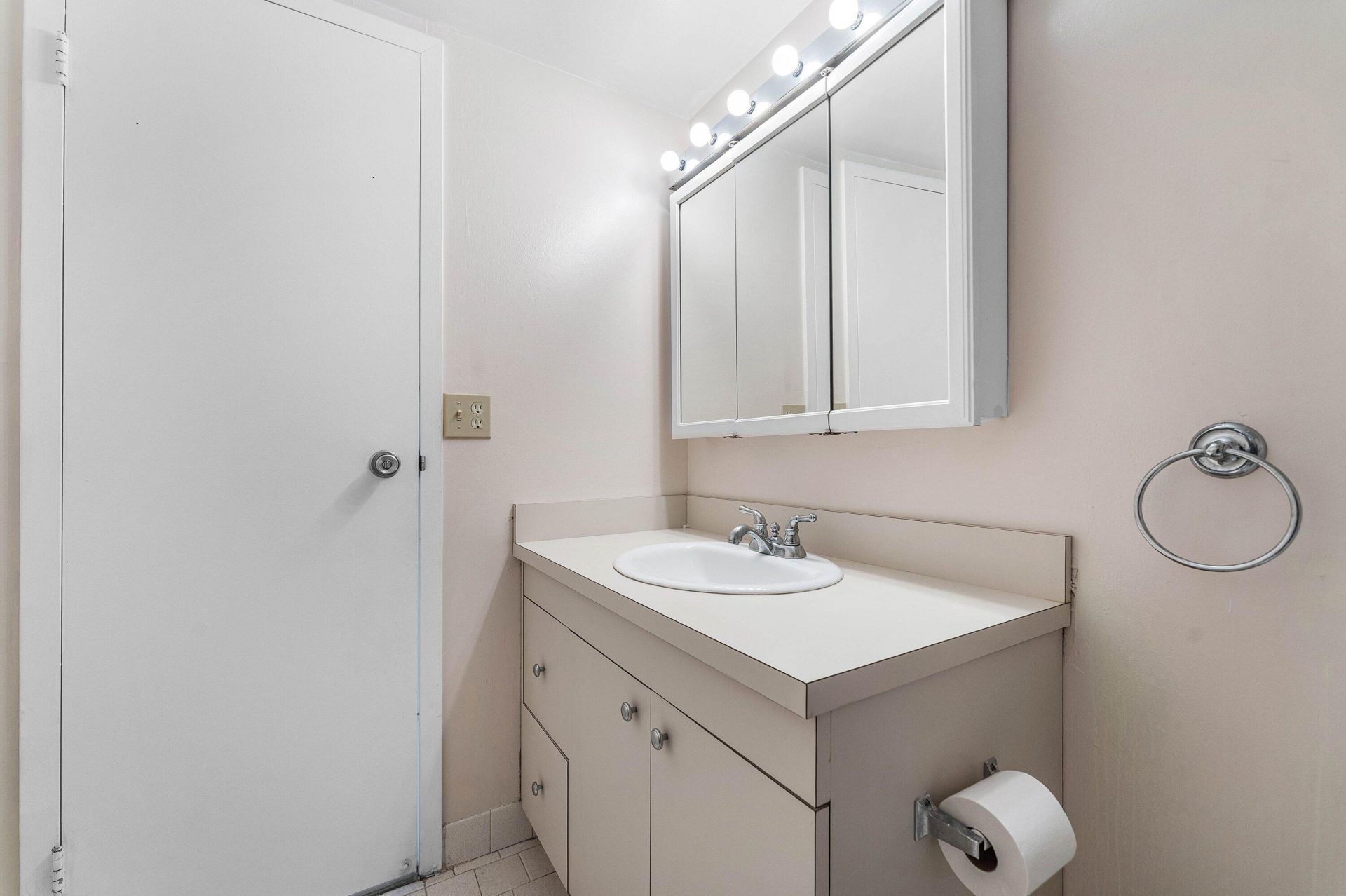 3545 S Ocean Boulevard, Unit 405, South Palm Beach, FL 33480 Photo