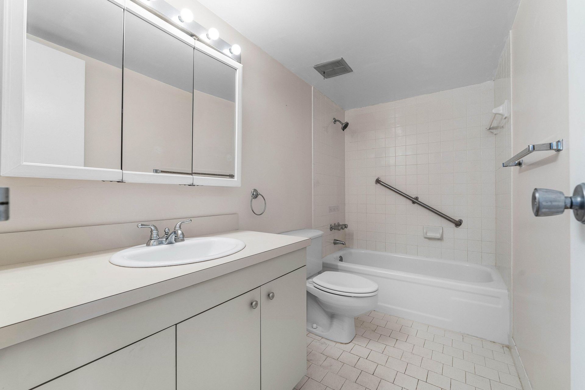 3545 S Ocean Boulevard, Unit 405, South Palm Beach, FL 33480 Photo