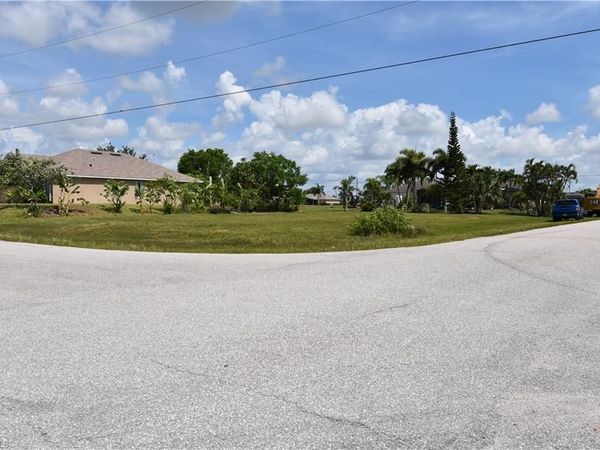 2480 NW 8th TER , CAPE CORAL, FL 33993
