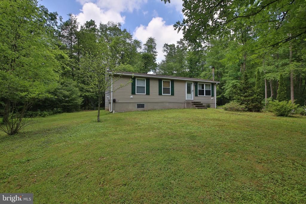 11 BLUE BERRY LANE, NESQUEHONING, PA 18240