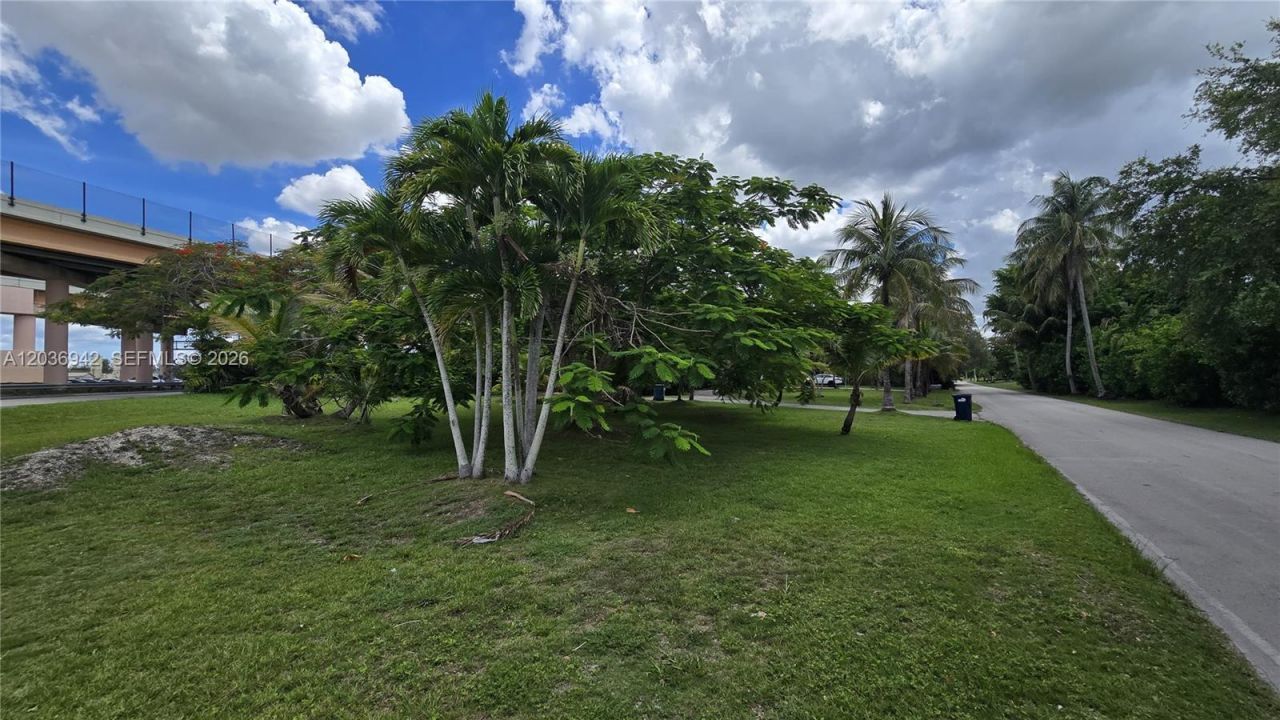 8603 SW 68th St Rd , Miami, FL 33143 Photo