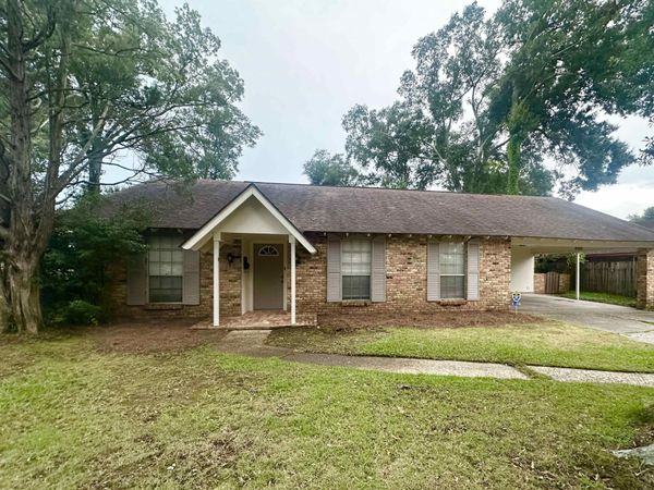 8166 Franwood Dr, Baton Rouge, LA 70806