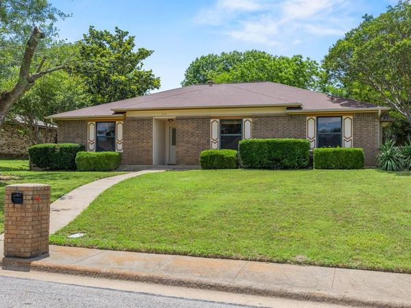119 N Beltwoods Drive , DeSoto, TX 75115