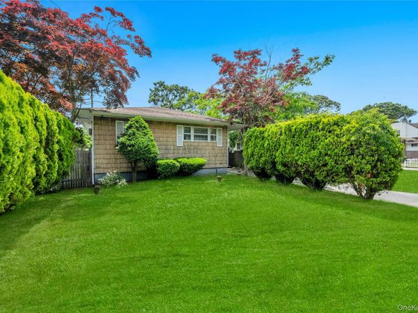 88 Pinewood Drive , Shirley, NY 11967