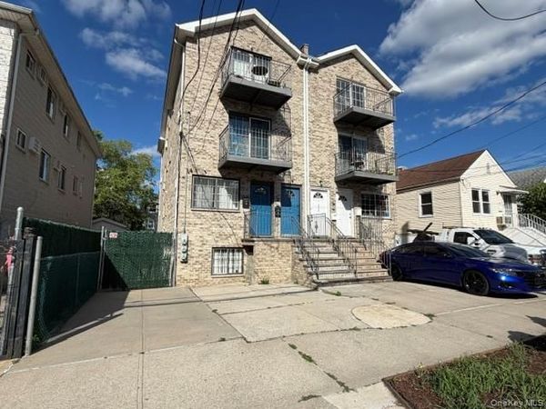 262 Davis Avenue , Bronx, NY 10465
