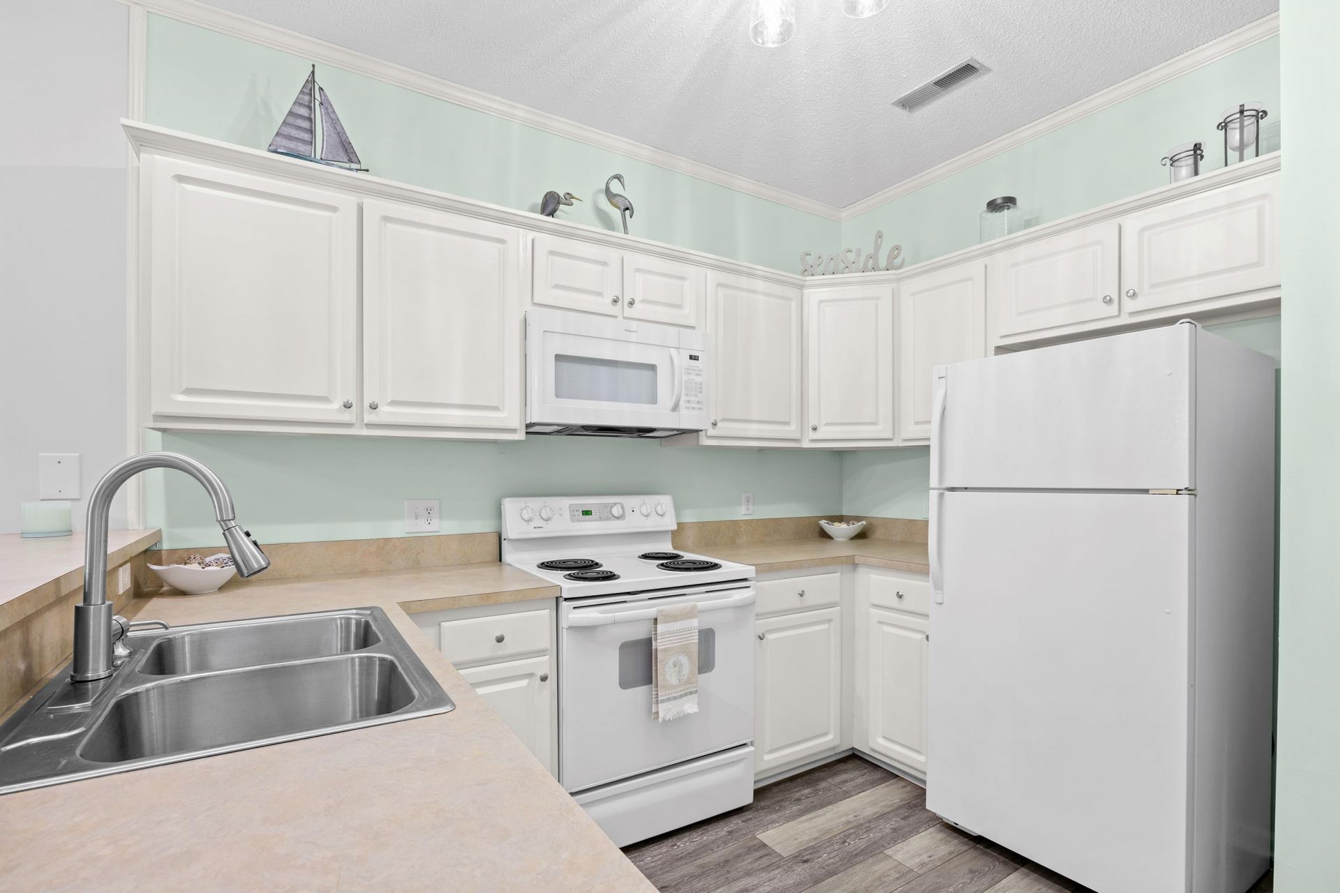 246 Sun Colony Blvd.  Photo 10