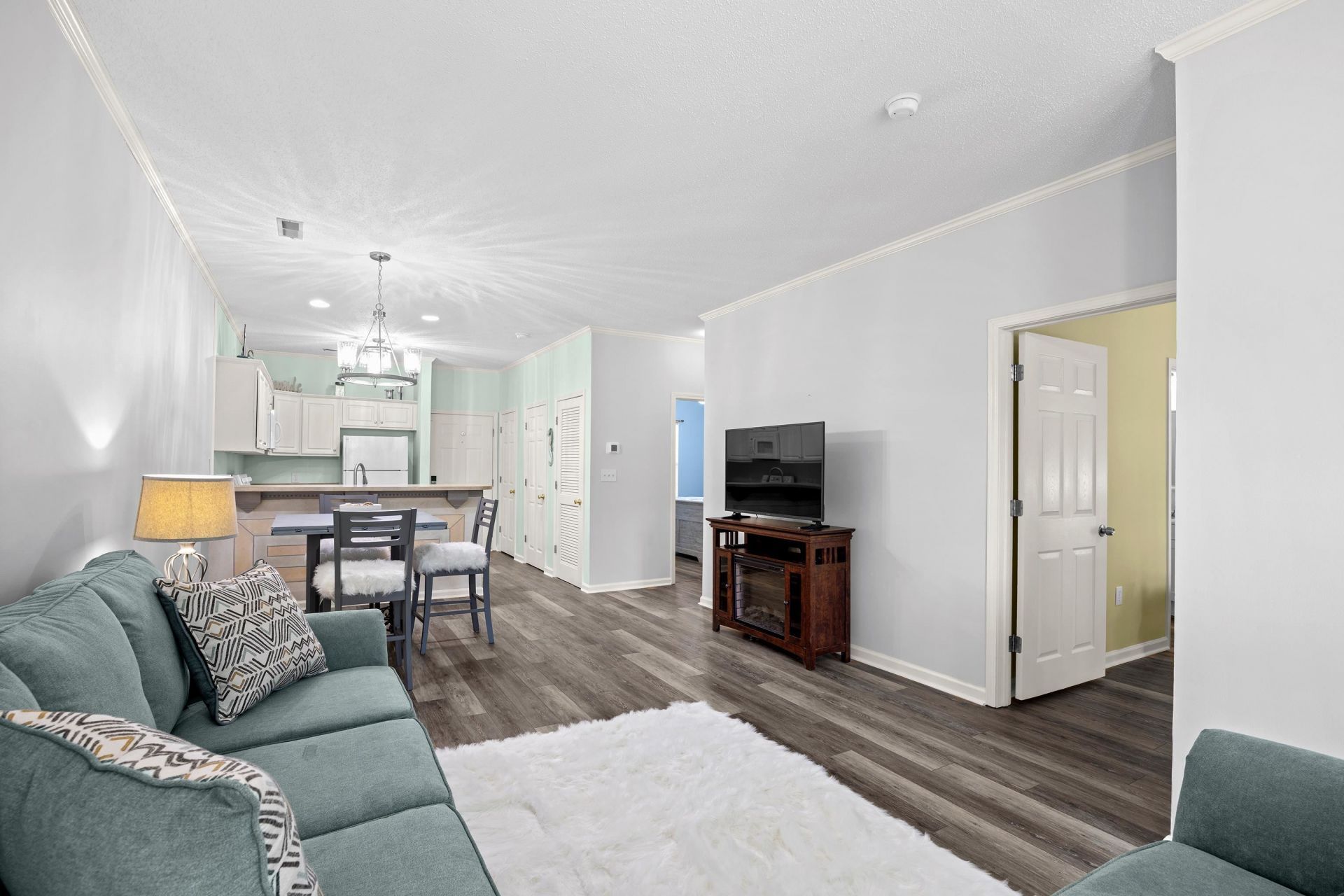 246 Sun Colony Blvd.  Photo 15