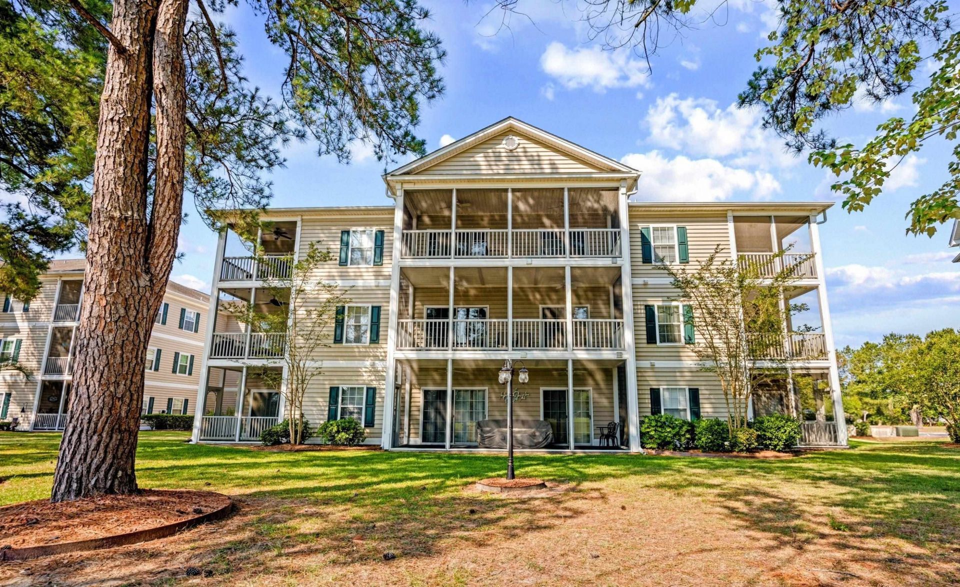 246 Sun Colony Blvd.  Photo 4