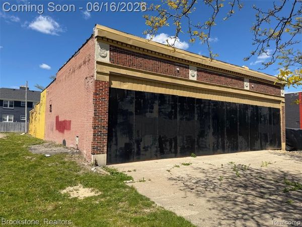 606 W Huron Street, Pontiac, MI 48341