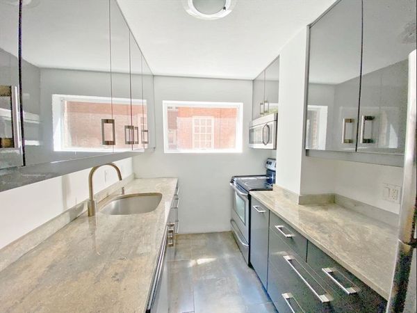 29 Concord Ave, Unit 207, Cambridge, MA 02138
