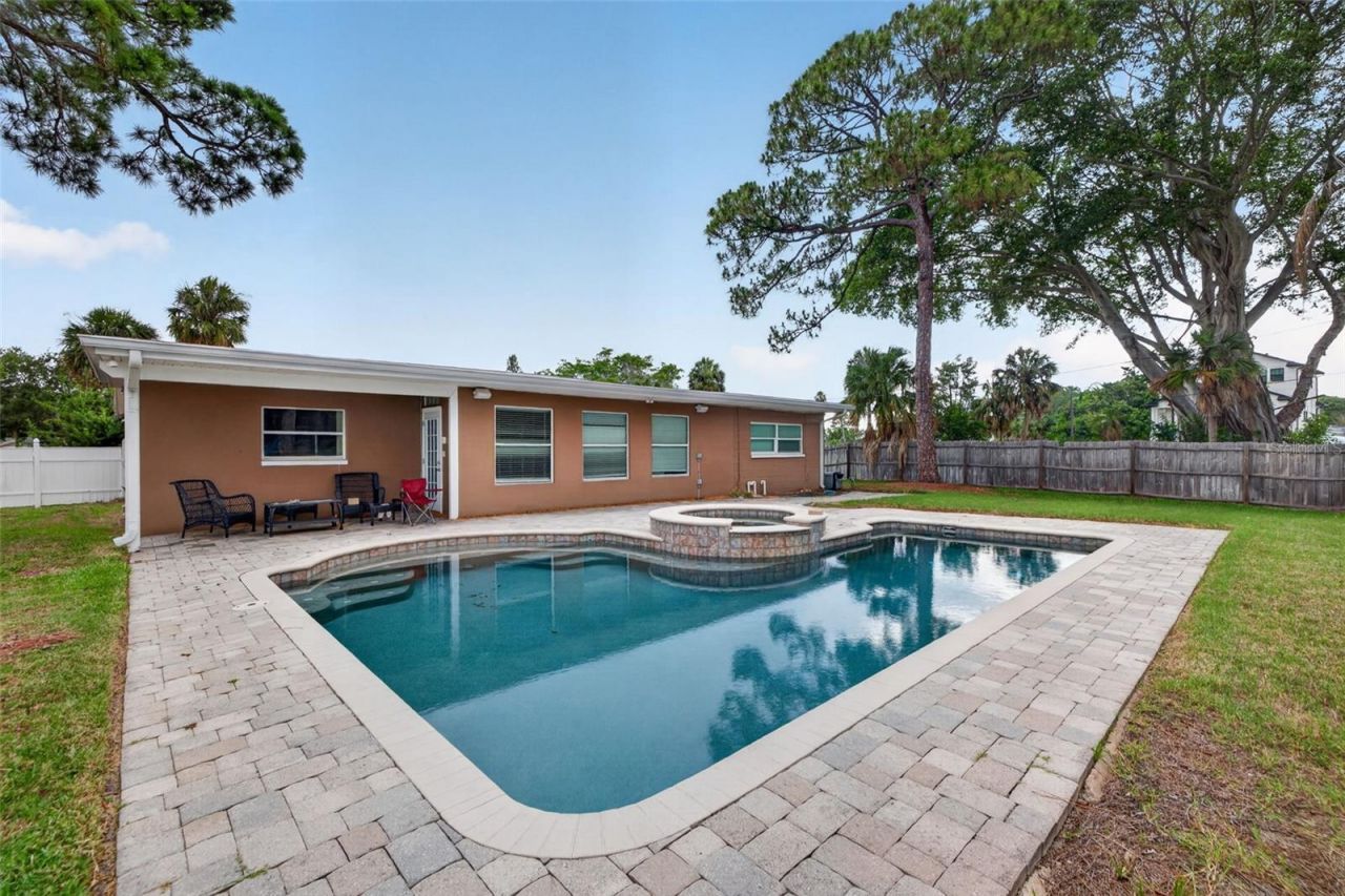 4627 Venetian Boulevard Ne, Saint Petersburg, FL 33704 Photo