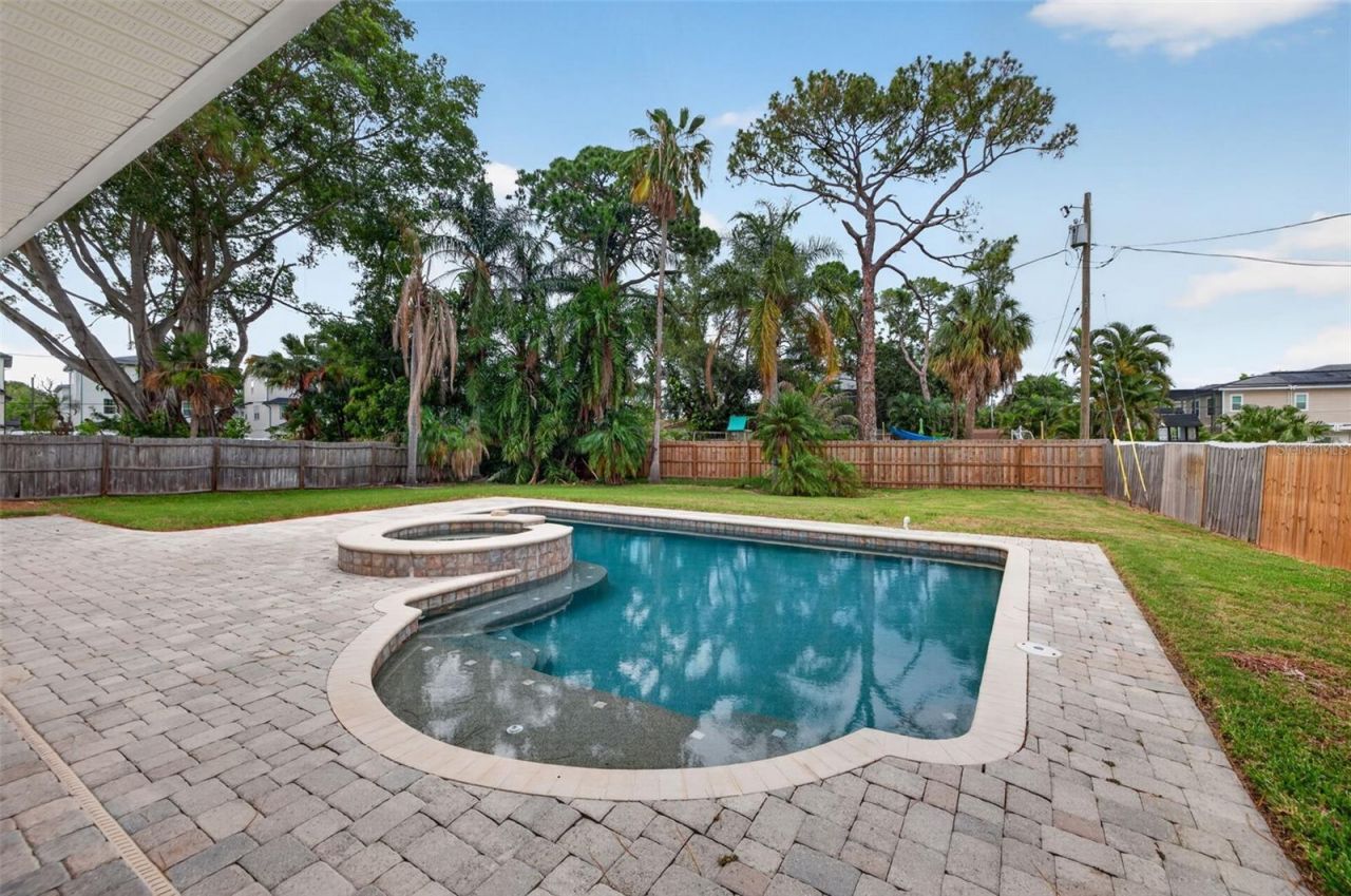 4627 Venetian Boulevard Ne, Saint Petersburg, FL 33704 Photo