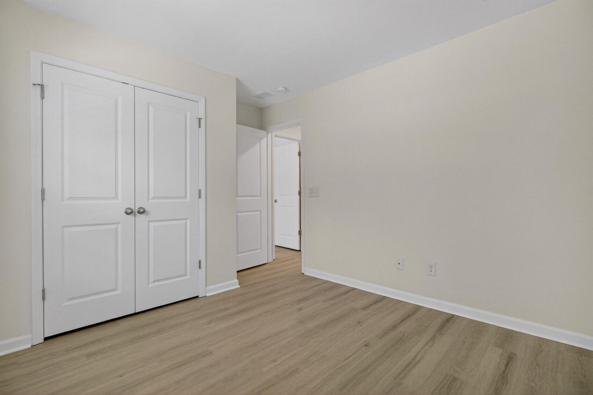 103 Caleb Court Photo 32