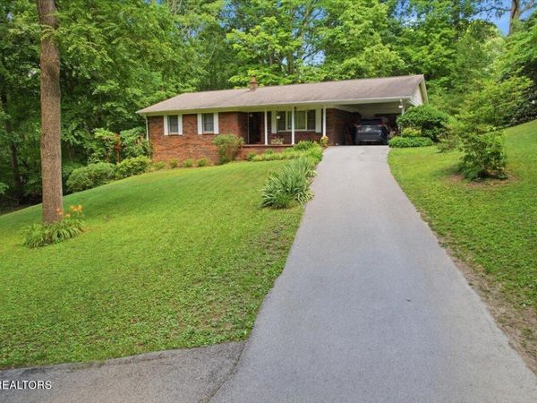 129 Jefferson St, Harrogate, TN 37752