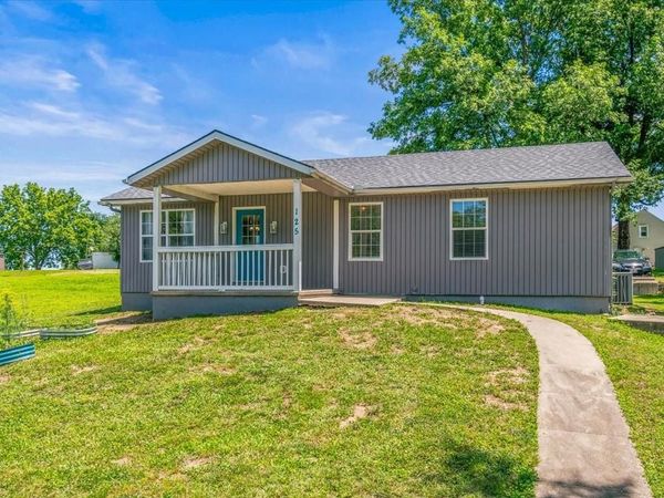 125 N 23rd Street, Lexington, MO 64067