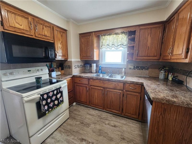 3952 Eleanor Street, Mogadore, OH 44260 Photo 7