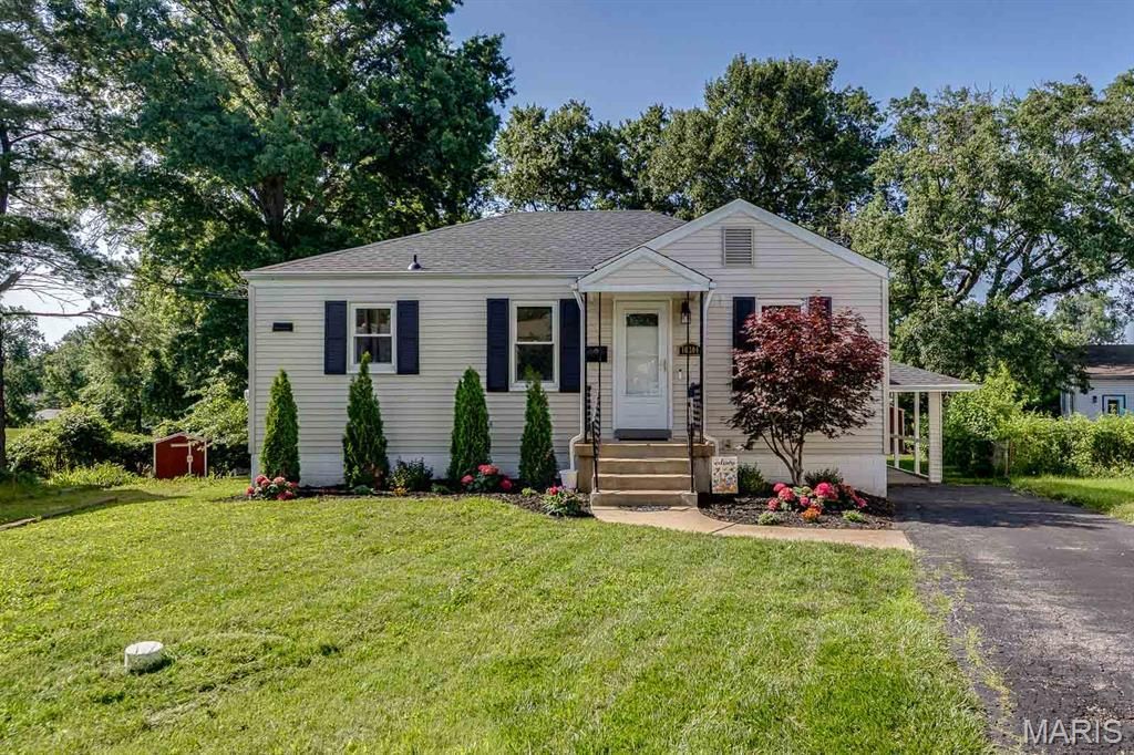 10304 Eaglewood Avenue , Saint Louis, MO 63114 Main Photo