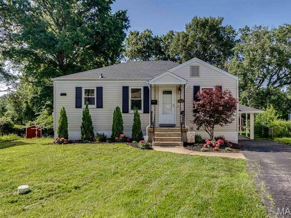 10304 Eaglewood Avenue , St Louis, MO 63114