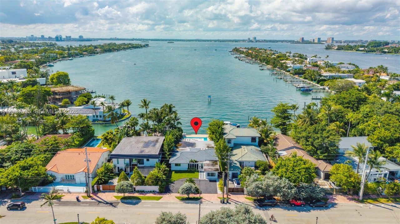 8220 Hawthorne Ave, Miami Beach, FL 33141 Photo