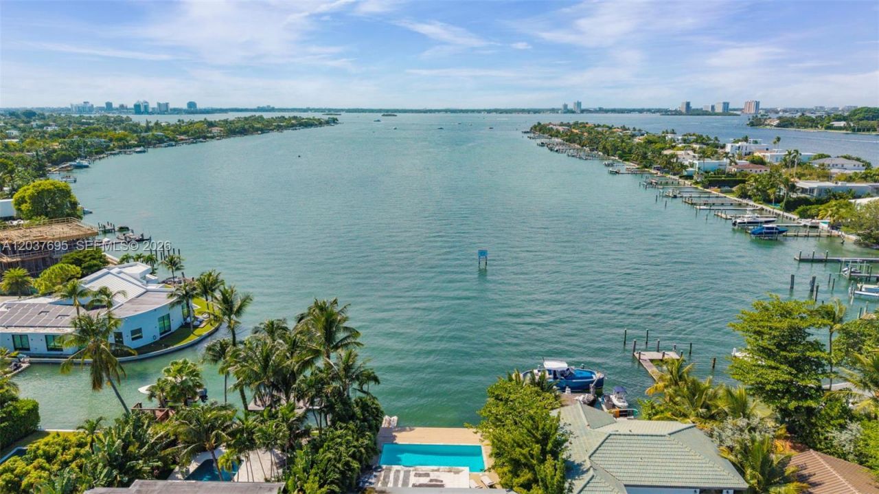 8220 Hawthorne Ave, Miami Beach, FL 33141 Photo
