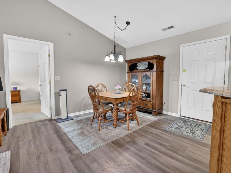 643 Kensington Drive, Heath, OH 43056 Photo 10