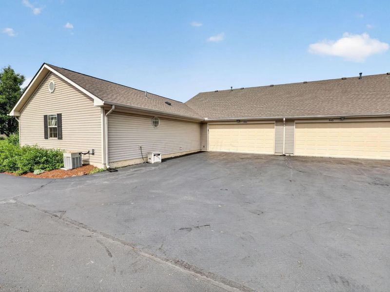 643 Kensington Drive, Heath, OH 43056 Photo 5