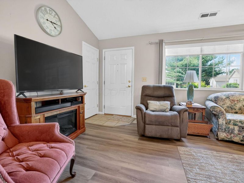 643 Kensington Drive, Heath, OH 43056 Photo 6