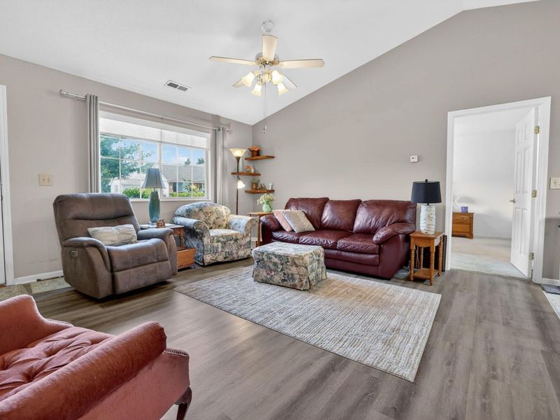 643 Kensington Drive, Heath, OH 43056 Photo 7
