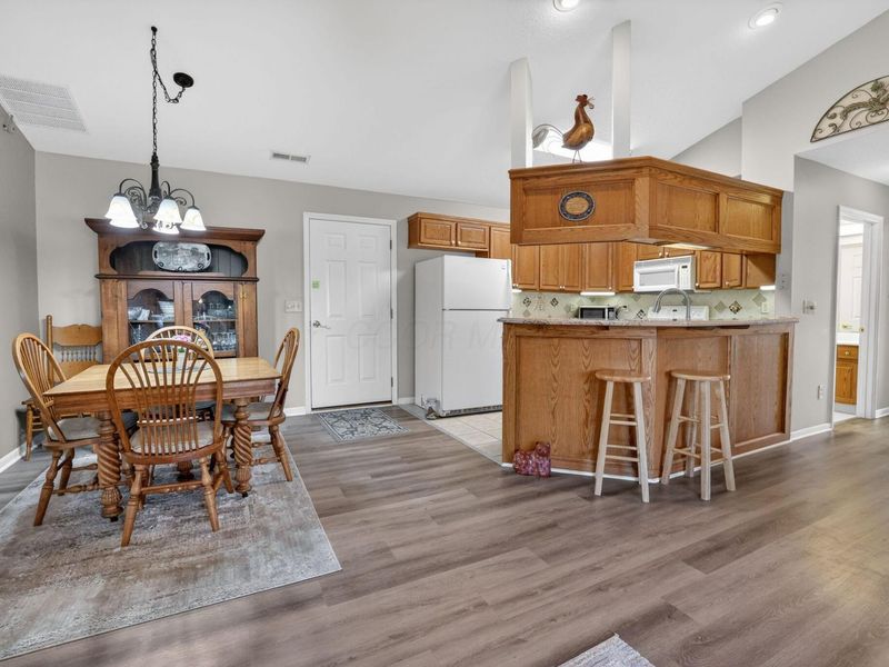 643 Kensington Drive, Heath, OH 43056 Photo 9