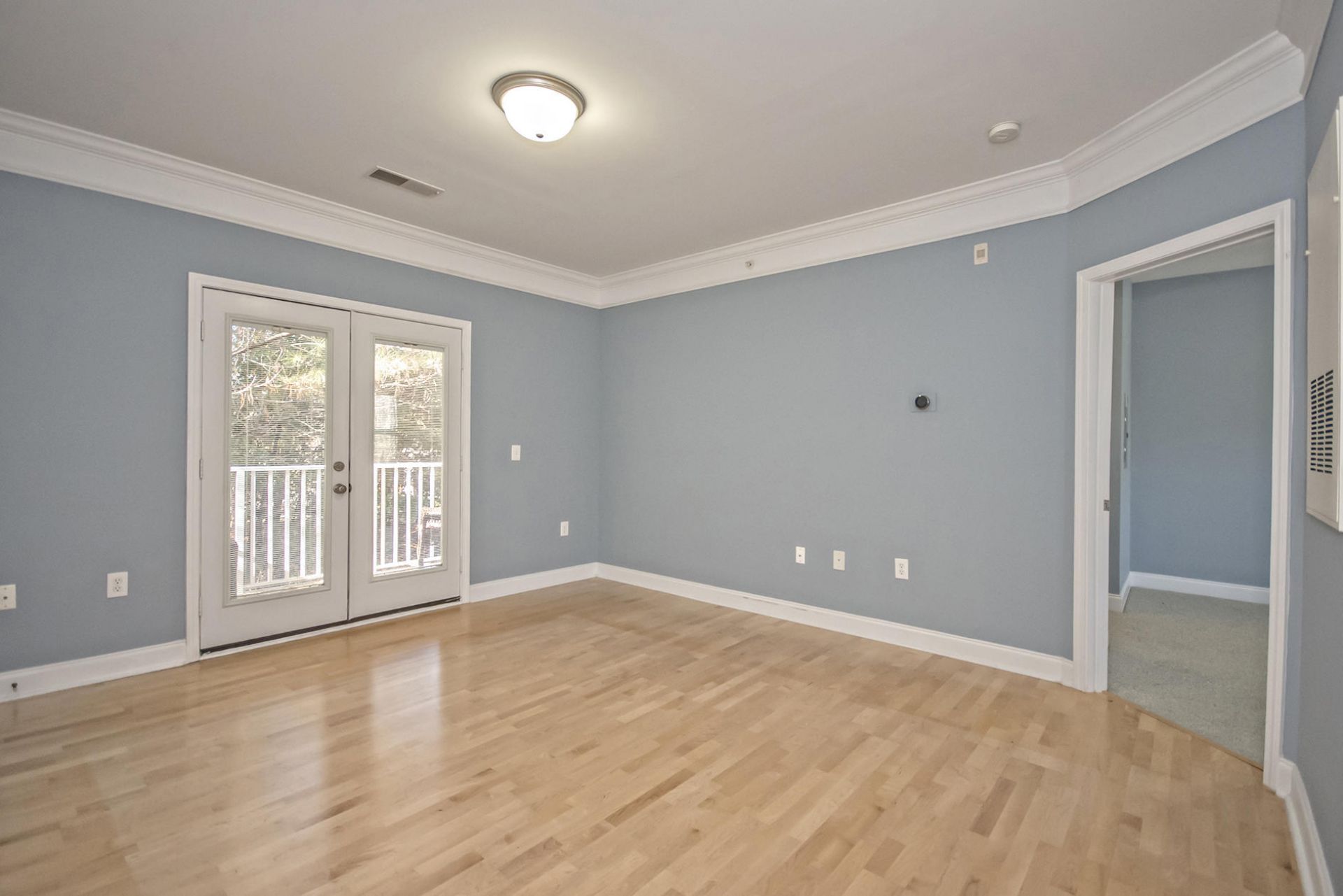 1602 Basildon Road Photo 5
