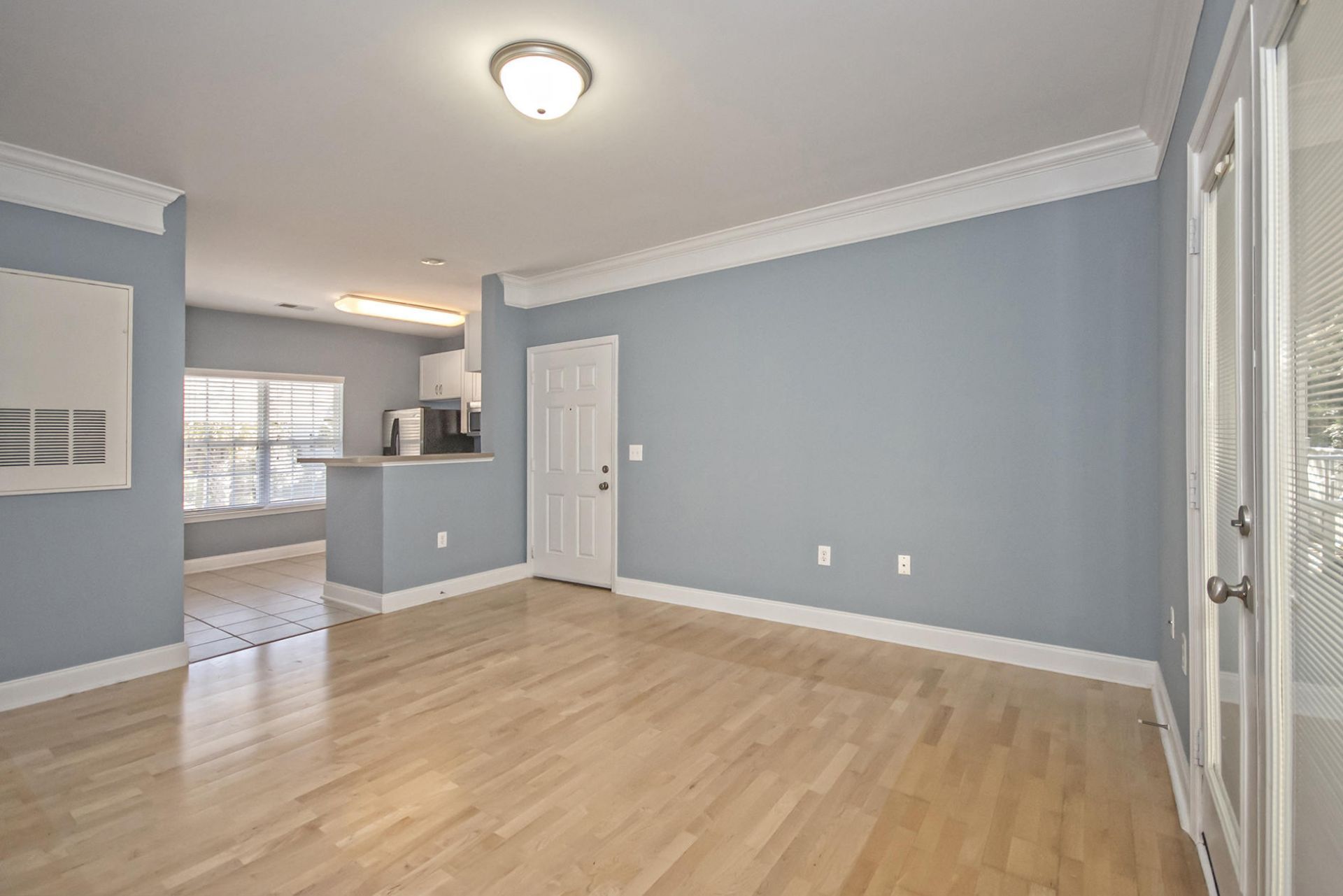 1602 Basildon Road Photo 8