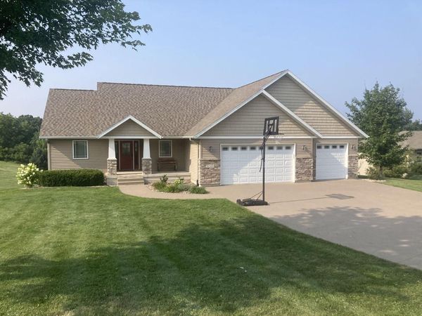 w3676 Highland DRIVE, La Crosse, WI 54601