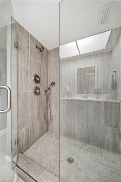 4688 Pembrooke Ln, Bonita Springs, FL 34134 Photo