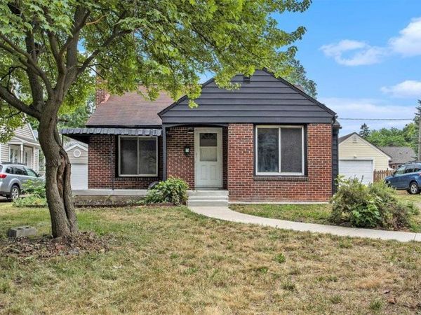 2328 Monroe Avenue NE, Grand Rapids, MI 49505