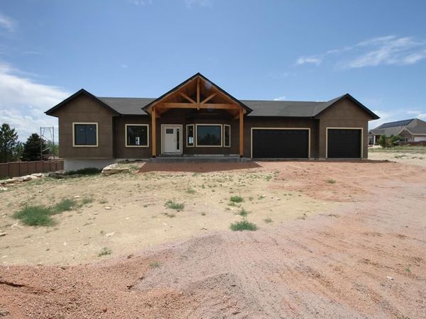 1009 S Oak Valley Dr, Pueblo West, CO 81007