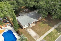 616 Center Street photo 4