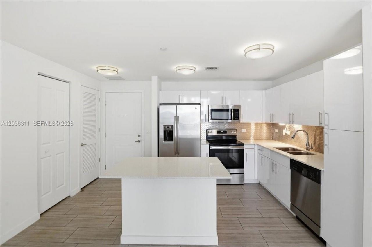 1776 Polk St, Unit 703, Hollywood, FL 33020 Photo