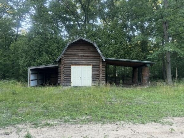 2649 E Fox Drive, Grant, MI 49327