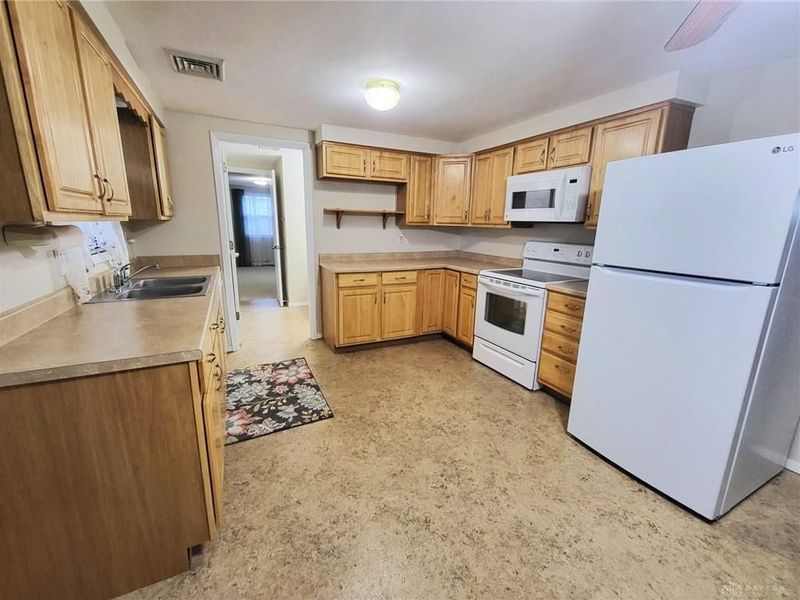 457 Medallion Drive, Greenville, OH 45331 Photo 7